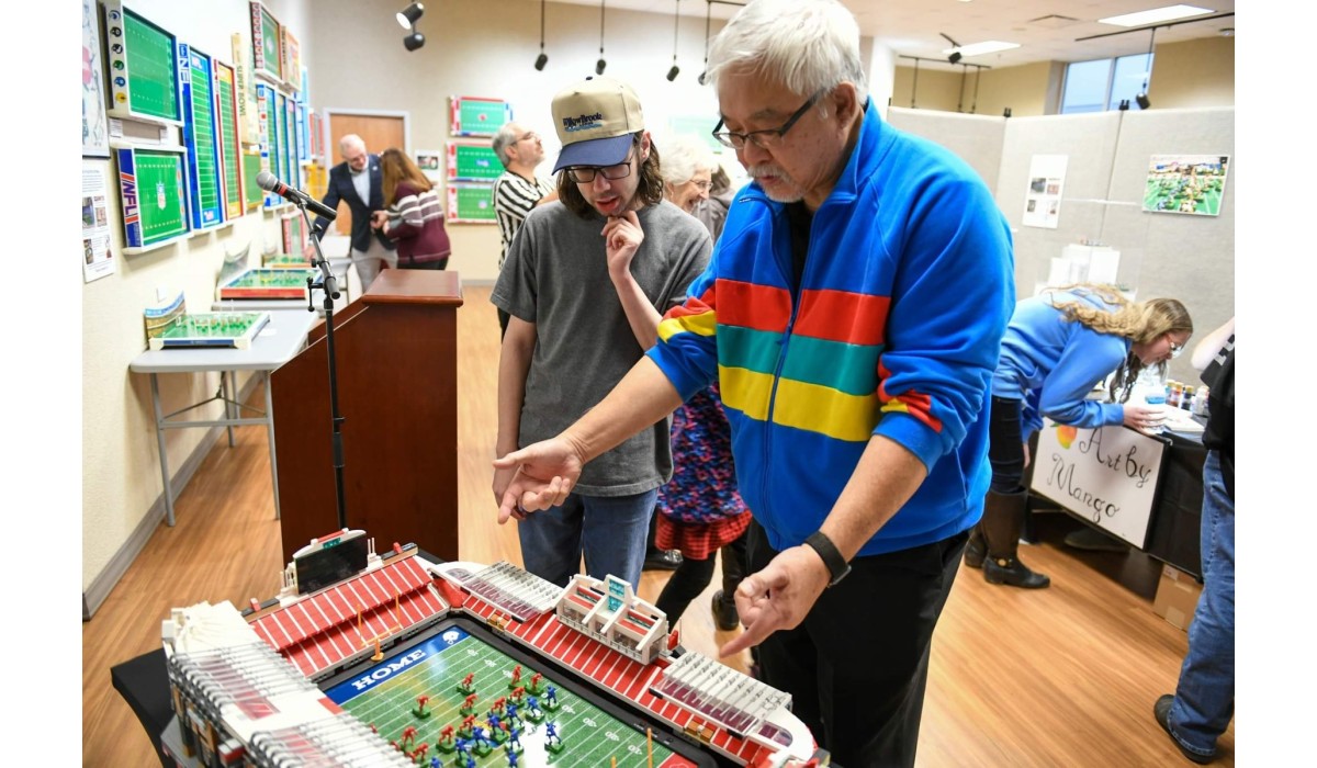 Discover the Art of Electric Football: Take a Virtual 3D Tour of Art of the Buzz Exhibition